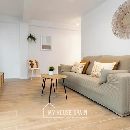 Myhousespain - Piso Reformado Con Patio Privado