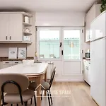 Myhousespain - Piso Reformado Con Patio Privado * Gijón